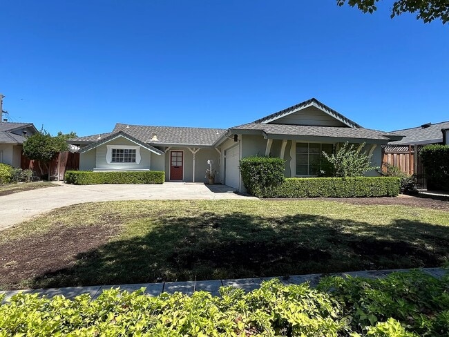Building Photo - 5564 Yale Dr