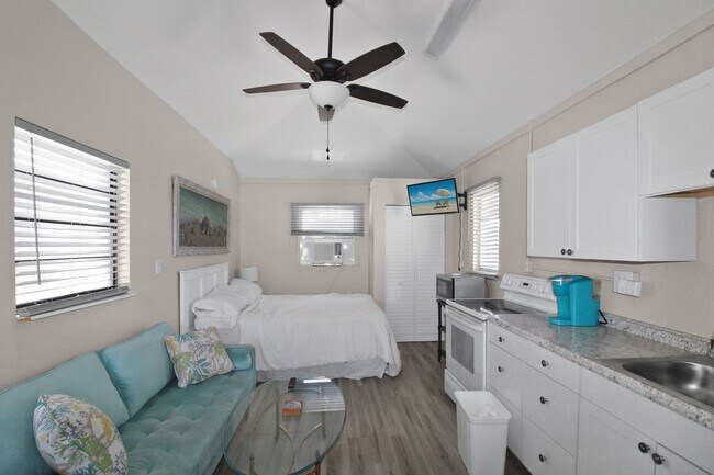 Building Photo - Nokomis Annual Efficiency for Rent