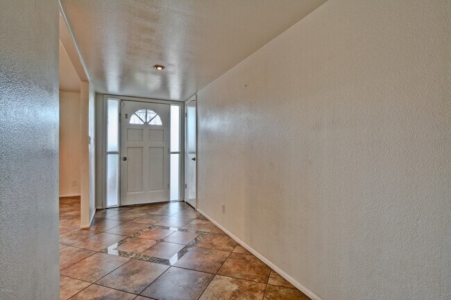 Foto del edificio - 3344 W Yucca St