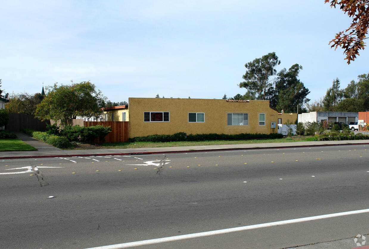 Foto del edificio - 7971 Old Redwood Hwy