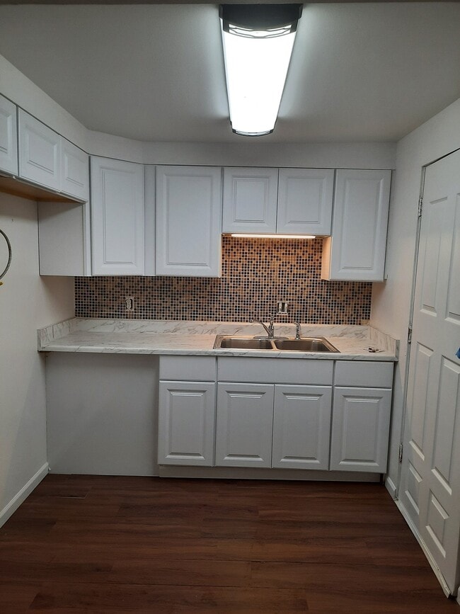 Building Photo - 5830 Balsam Rd