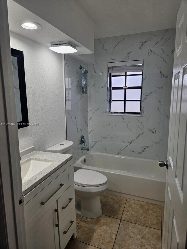 Foto del edificio - 4479 Oak Terrace Dr