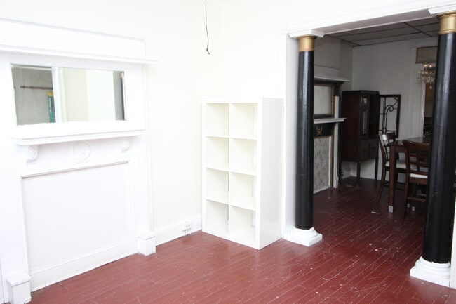 Building Photo - Spacious 5BD/1BA Remington Home w/ W/D! Available 7/15