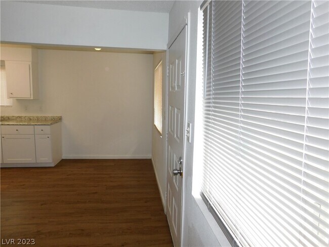 Foto del edificio - 715 N 11th St