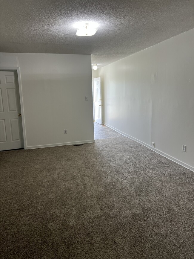 Building Photo - 412 Timmy Ln