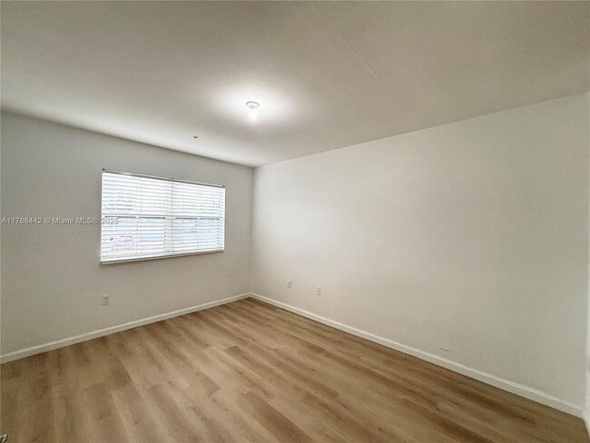 Building Photo - 8850 NW 97th Ave