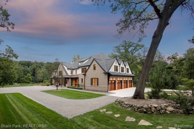 Foto del edificio - 800 Cranbrook Rd