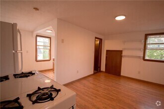 Building Photo - 177 Boyden St