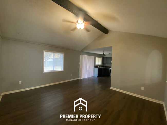 Building Photo - 4453 Kerwin Dr