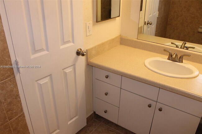 Foto del edificio - 4640 NW 79th Ave