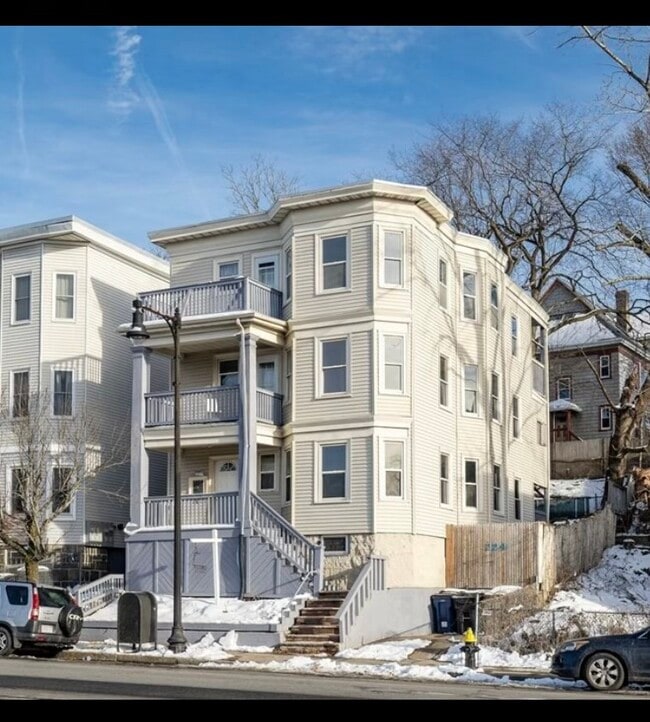 Building Photo - 224 Hyde Park Ave