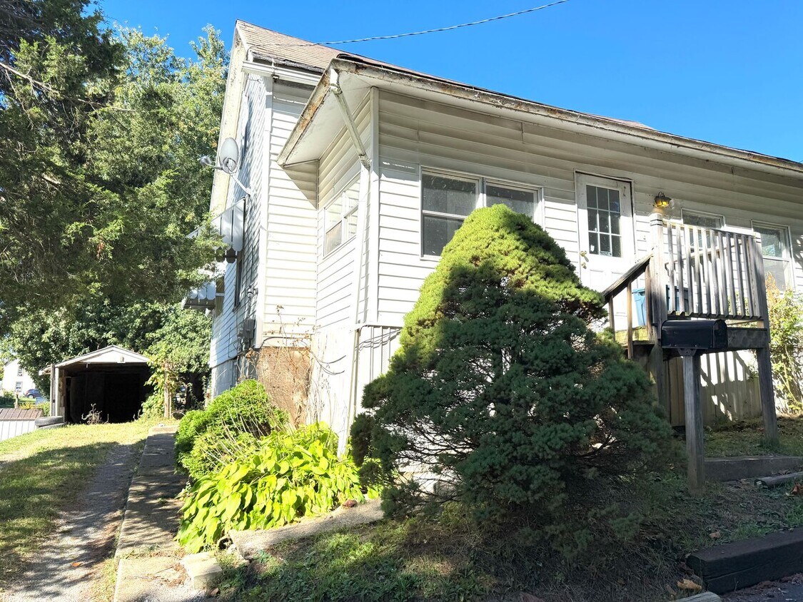 Foto principal - Coming soon- 3 bedroom, 1 1/2 bath in Mans...