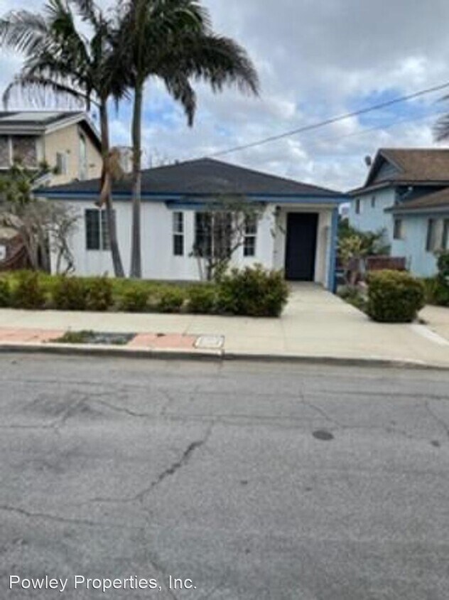 2 br, 1 bath House 410 Hillcrest Street House Rental in El Segundo