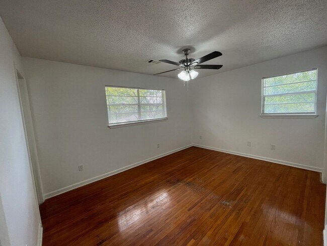 Foto del edificio - 5423 Pike Ave