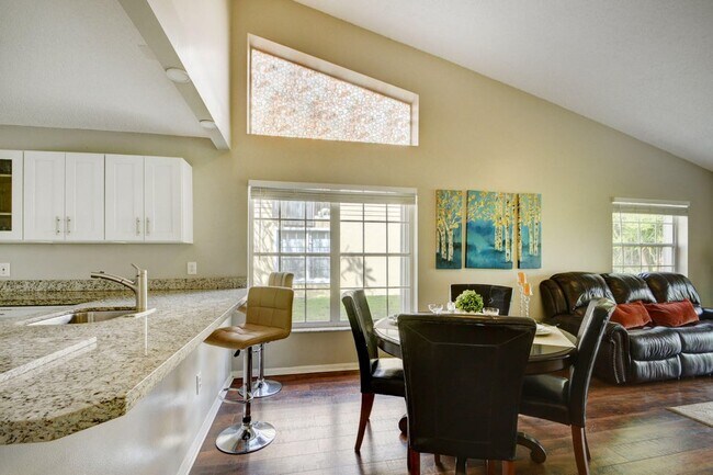 Foto del edificio - 13134 Quiet Woods Rd