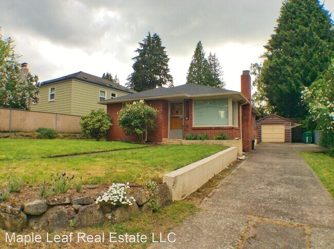 Foto del edificio - 2 br, 1 bath House - 10309 12th Ave NE