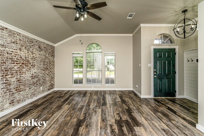 Building Photo - 1505 Lesli Dr