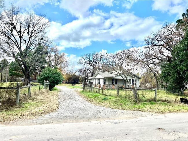 Foto del edificio - 1421 Robinson Ave