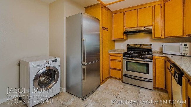 Foto del edificio - 966 Lakeview Way