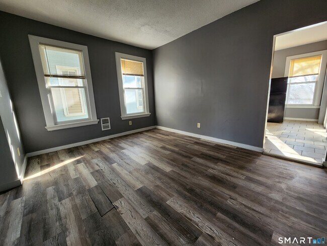 Foto del edificio - 538 Howard Ave