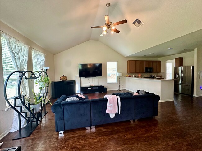 Building Photo - 18622 Each Elm Way