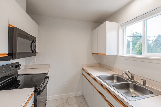 Building Photo - 1512 I St