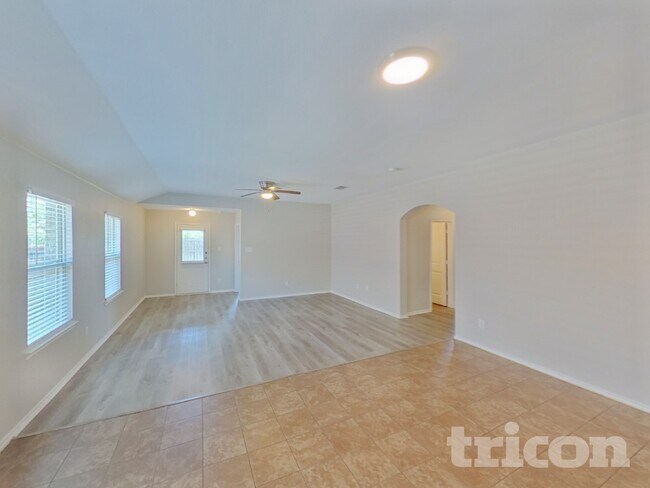 Building Photo - 1062 Churchill Dr