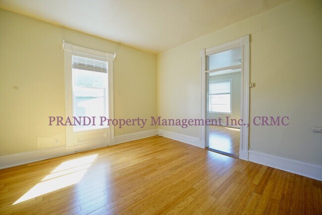 Foto del edificio - Victorian 1Br Apartment Close to Downtown