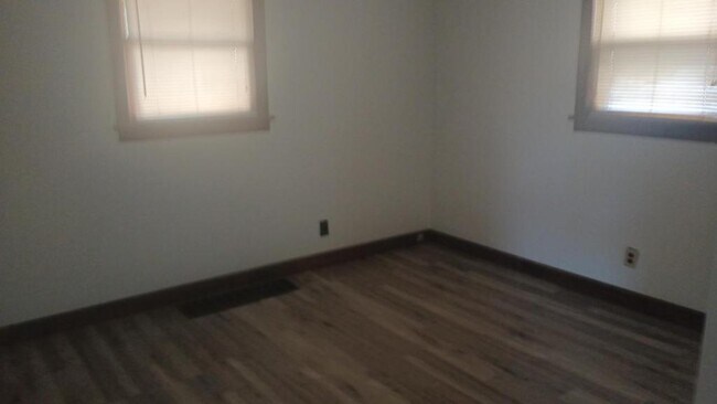 Building Photo - 768 Hudson Ave