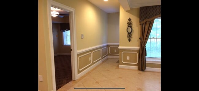 Building Photo - 5251 Monroe Dr