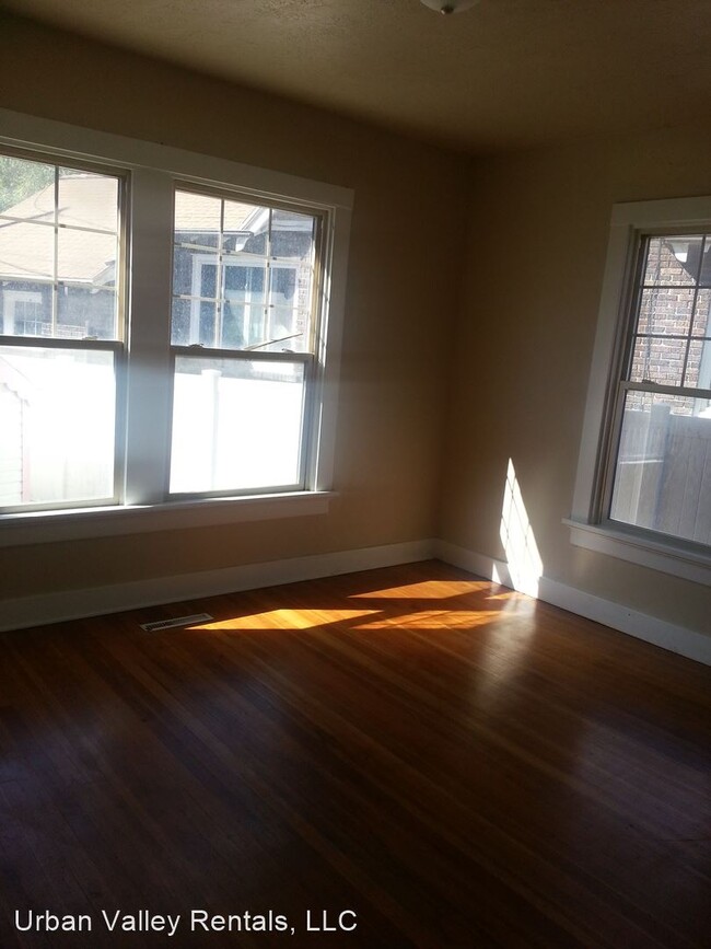 Foto del edificio - 4 br, 1 bath House - 8868 W. Park Street