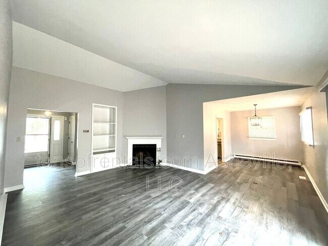 Building Photo - 498 Ciccone Dr