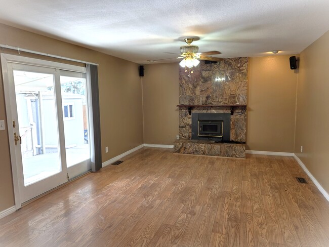 Building Photo - 16456 E Kentucky Ave