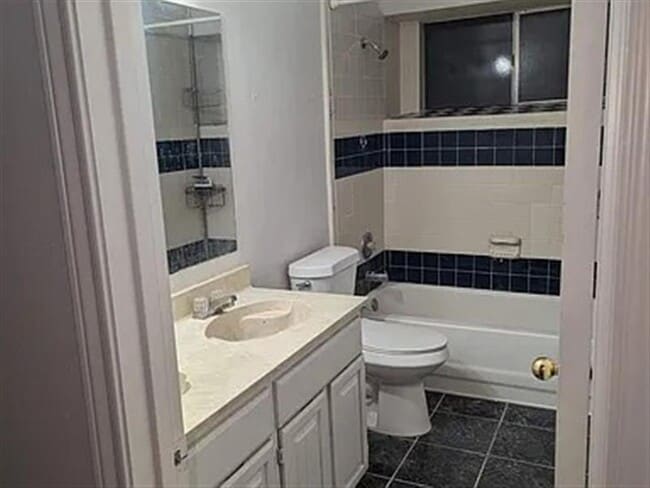 Building Photo - Freshly painted home