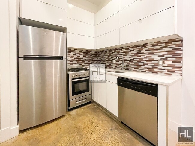 Building Photo - 753 Lexington Ave. Unit #1A