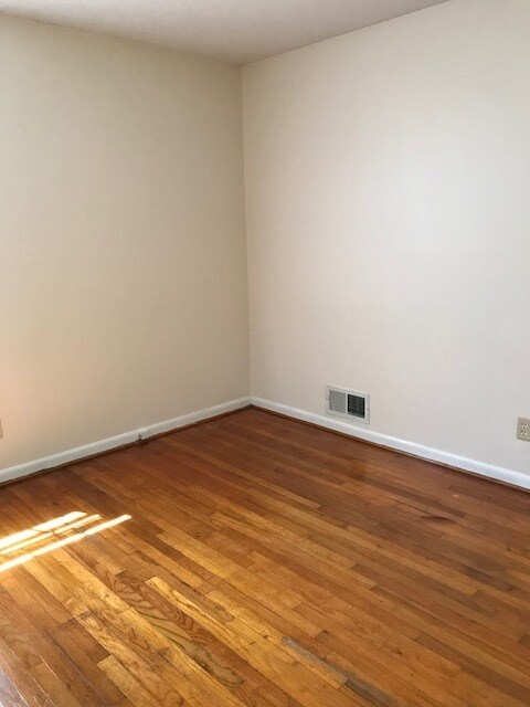 Building Photo - Cute 3 bedroom in desirable Winterville!  ...