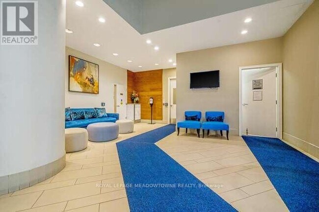 Photo du bâtiment - 2230 Lake Shore Blvd W