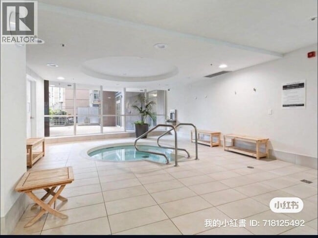 Building Photo - 388 Drake St