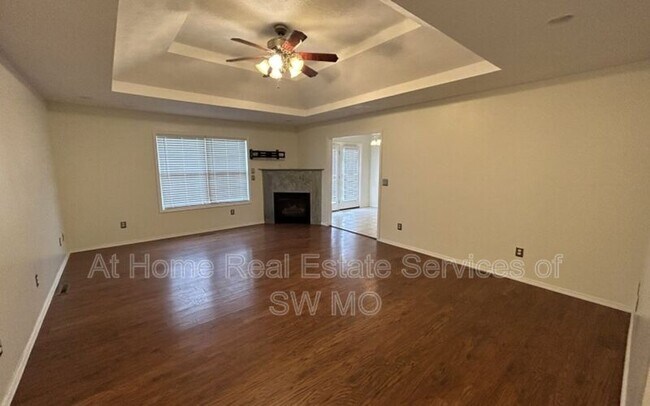 Foto del edificio - 794 Fox Creek Rd