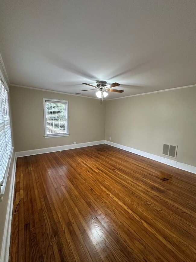 Foto del edificio - Normaltown Home Move-in ready