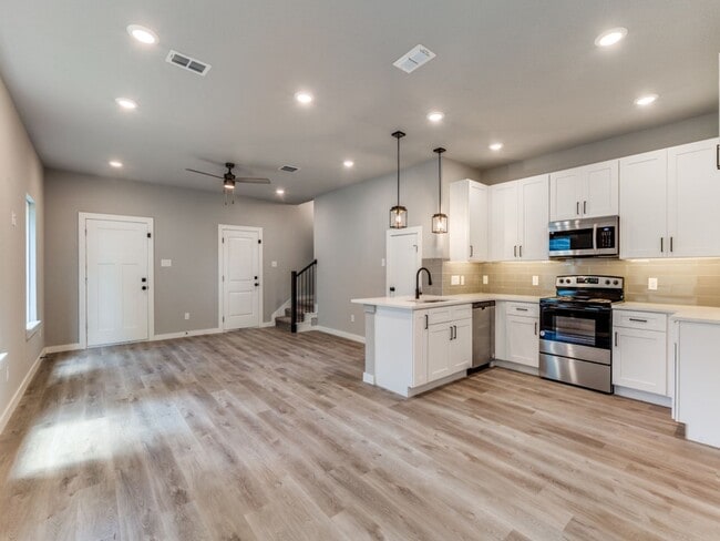 Building Photo - 3636-3638 Frazier Ct