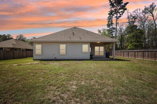Building Photo - 18473 Railroad Ave