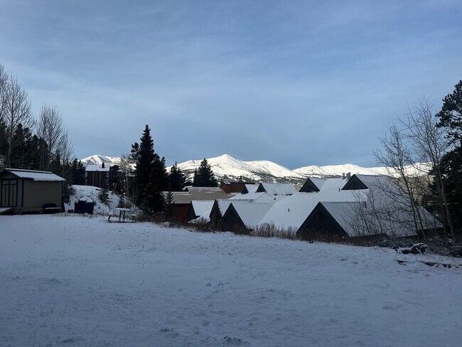 Foto del edificio - 303 Overlook Dr