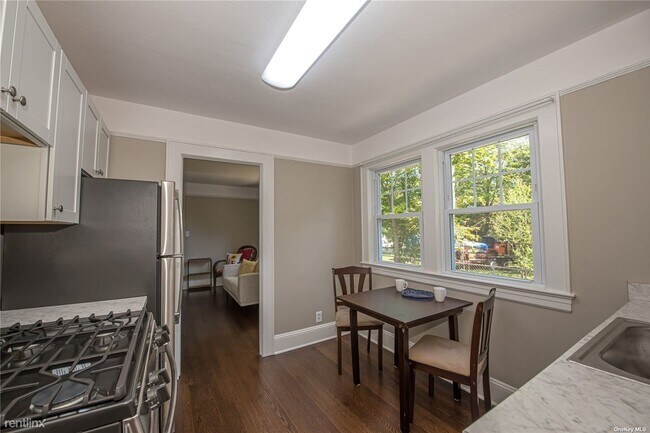 Building Photo - 2 br, 1 bath House - 36 4th Ave