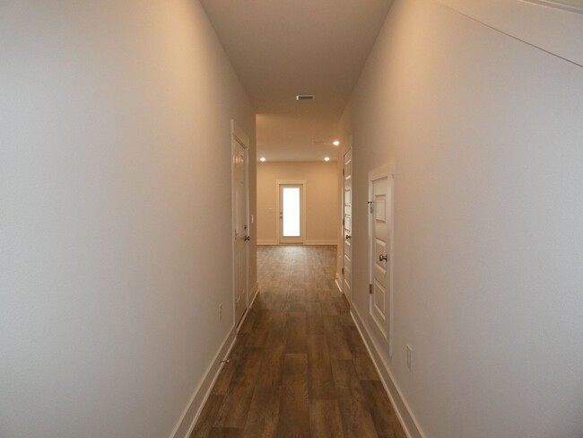 Foto del edificio - Beautiful New Townhome in Admiral's Quarters