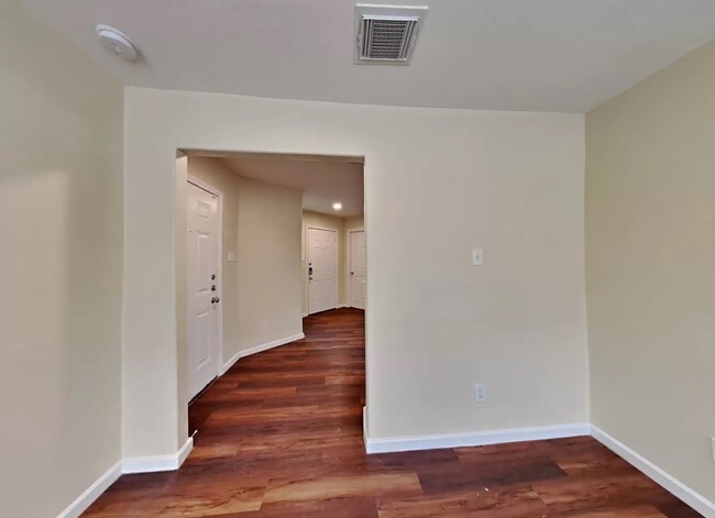 Building Photo - 13206 Ambrosa Dr