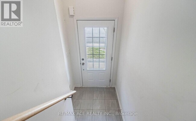 Building Photo - 2560 Barbarolli Path