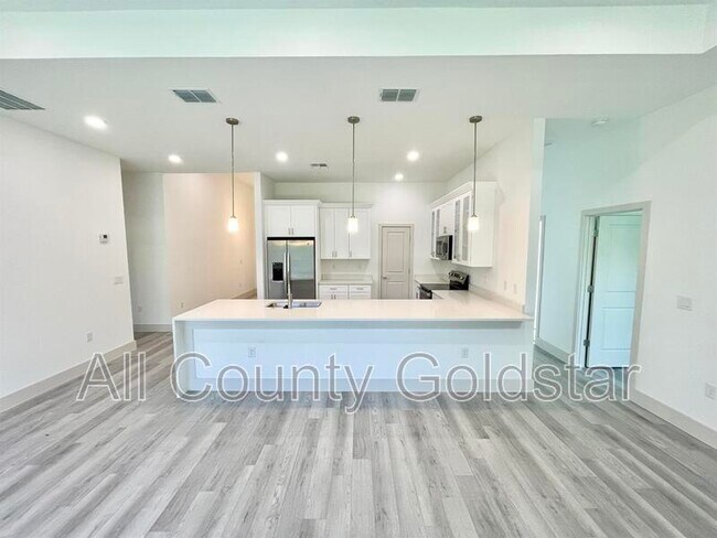 Foto del edificio - 18024 Placid Ave