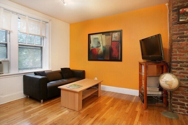 Foto del edificio - 114 Strathmore Rd