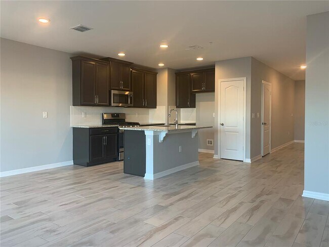 Foto del edificio - 234 Cedar Bark Ln